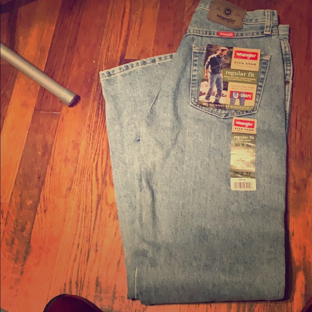 Wrangler 30-32 regular fit NWT